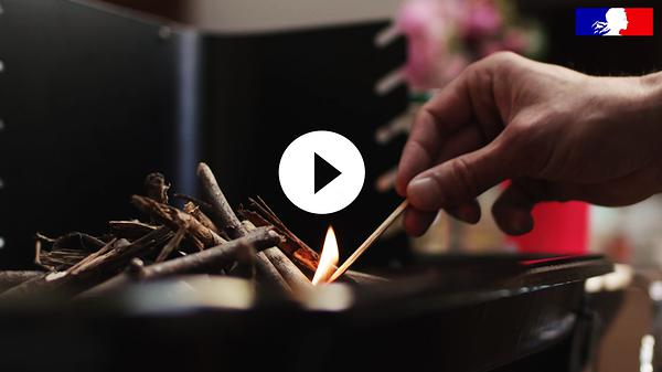 Extrait de la vidéo sur les bons gestes en été en forêt "ne pas faire de barbecue hors des zones prévues à cet effet"